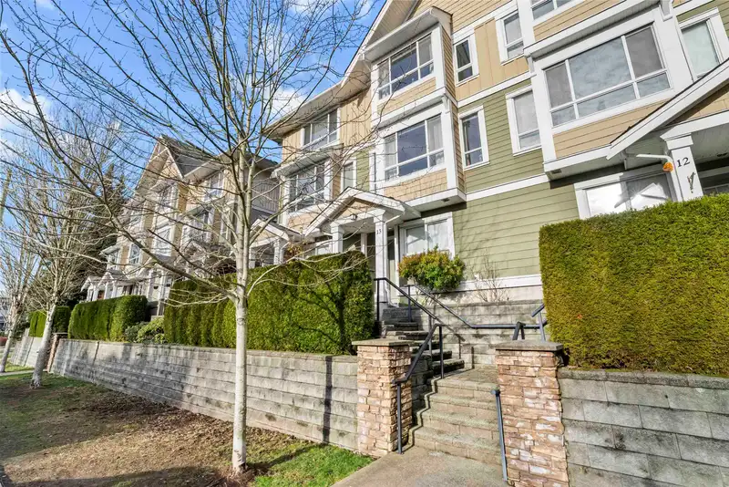 13 20159 68 AVENUE - photo 1 of 36