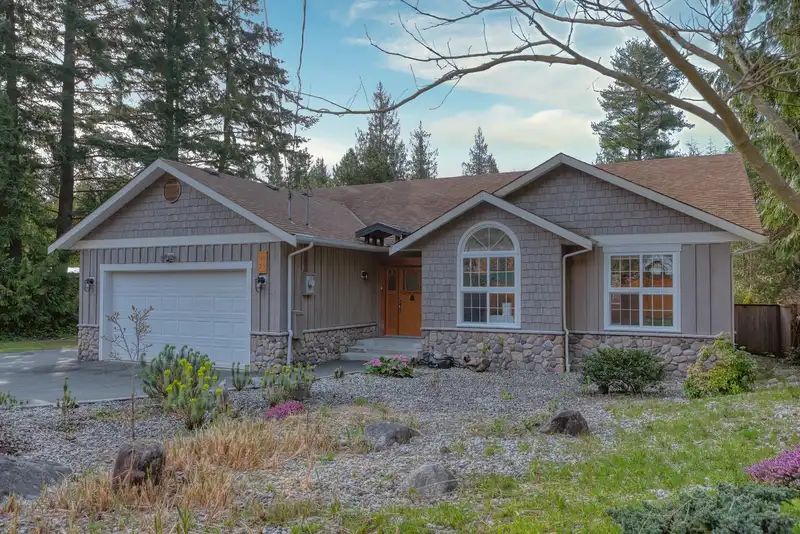 8029 SOUTHWOOD ROAD - photo 1 of 39