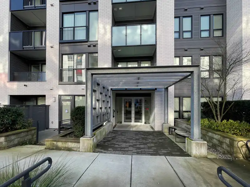 309 9228 SLOPES MEWS - photo 1 of 19