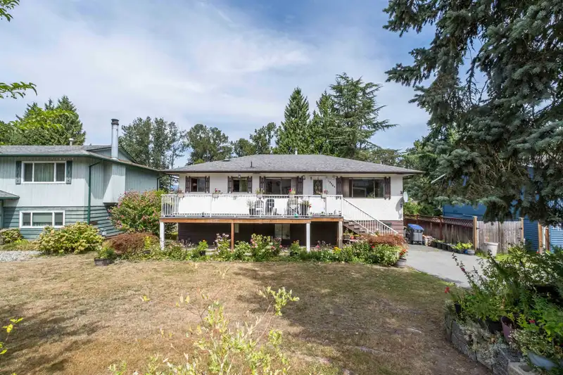 13389 CRESTVIEW DRIVE - photo 1 of 25