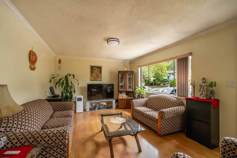 13389 CRESTVIEW DRIVE - photo 4 of 25