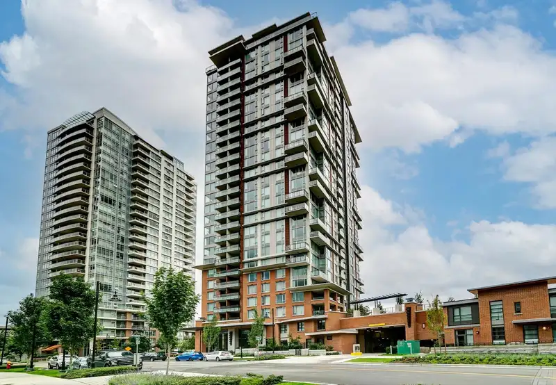 1004 3100 WINDSOR GATE - photo 1 of 38