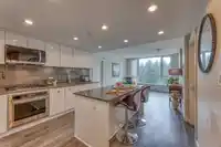 1004 3100 WINDSOR GATE - thumbnail 2