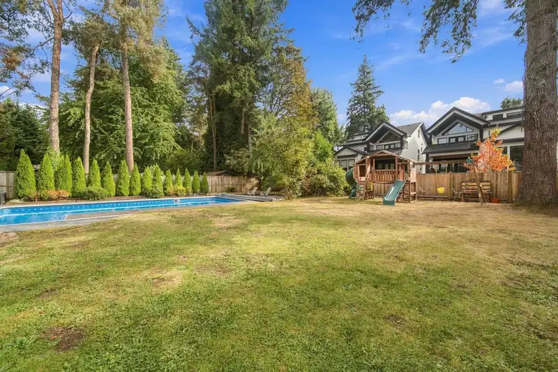 21768 117 AVENUE - photo 3 of 40