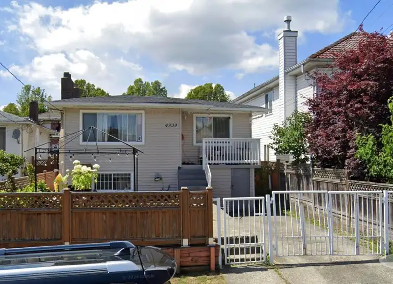 4939 RUPERT STREET - photo 1 of 2