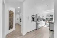 8 2425 EDGEMONT BOULEVARD - thumbnail 22