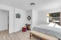 8 2425 EDGEMONT BOULEVARD - thumbnail 31