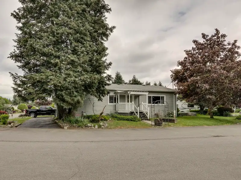 70 31313 LIVINGSTONE AVENUE - photo 1 of 32