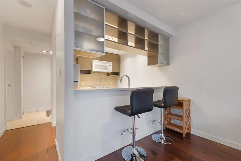 307 928 BEATTY STREET - photo 4 of 30