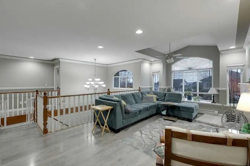 8010 TOPPER DRIVE - photo 2 of 40