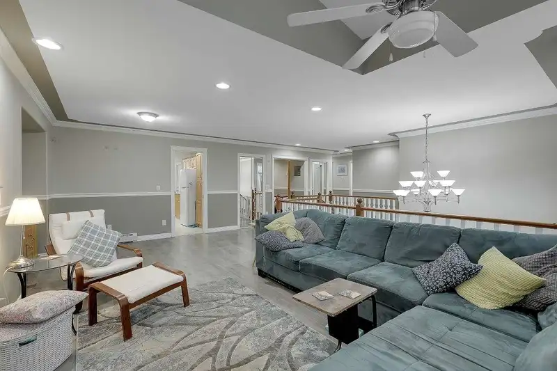 8010 TOPPER DRIVE - photo 4 of 40