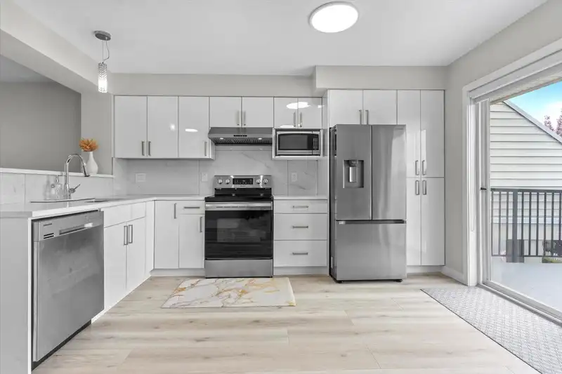 41 4401 BLAUSON BOULEVARD - photo 1 of 36