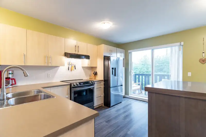 154 20875 80 AVENUE - photo 4 of 39