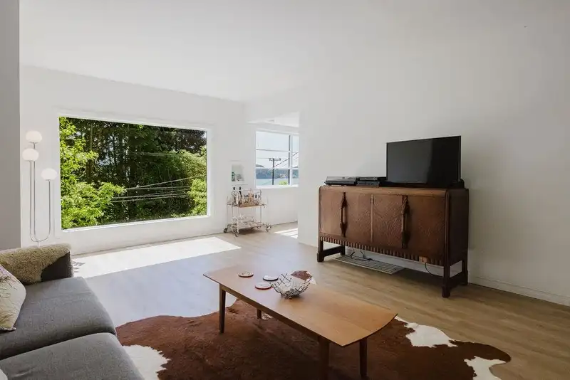 915 MARINE DRIVE - photo 4 of 27