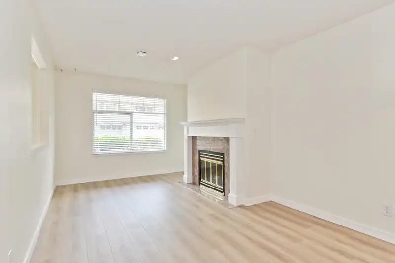 241 20391 96 AVENUE - photo 4 of 34