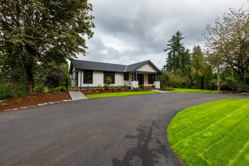24211 60 AVENUE - photo 3 of 40