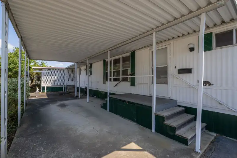 134 27111 0 AVENUE - photo 4 of 39