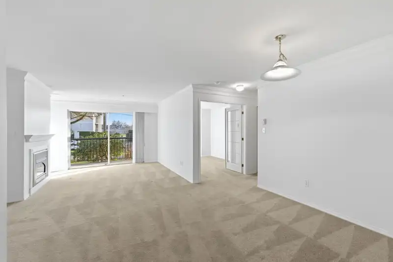 102 20881 56 AVENUE - photo 4 of 28