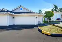 215 20655 88 AVENUE - thumbnail 2