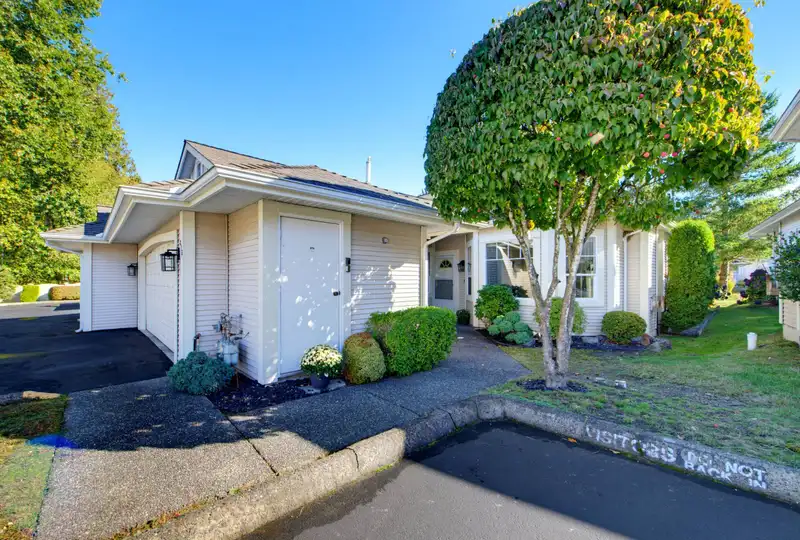 215 20655 88 AVENUE - photo 3 of 40