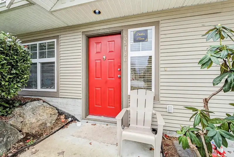 35186 LABURNUM AVENUE - photo 2 of 27