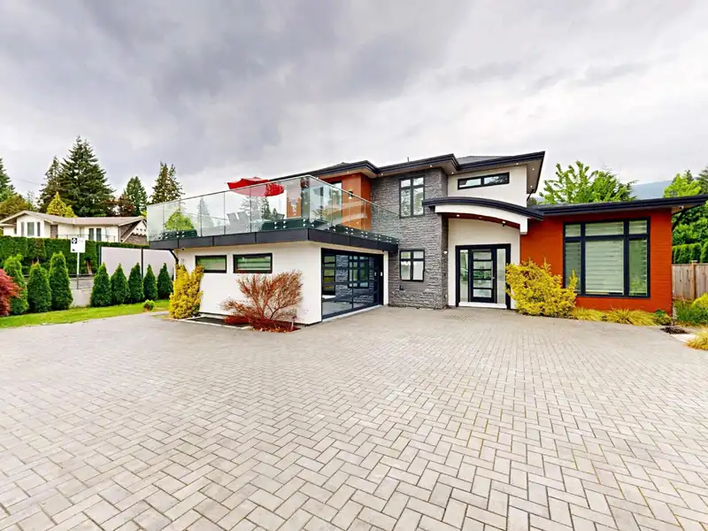 3560 HIGHLAND BOULEVARD - photo 1 of 40