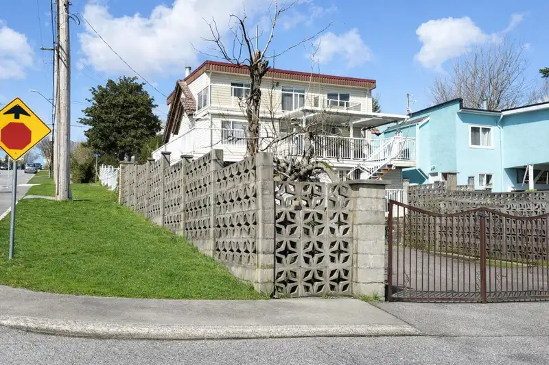 1728 SEVENTH AVENUE - photo 1 of 40