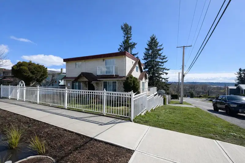 1728 SEVENTH AVENUE - photo 4 of 40