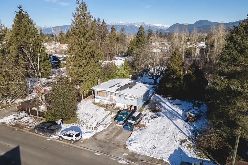 23311 118 AVENUE - photo 4 of 15