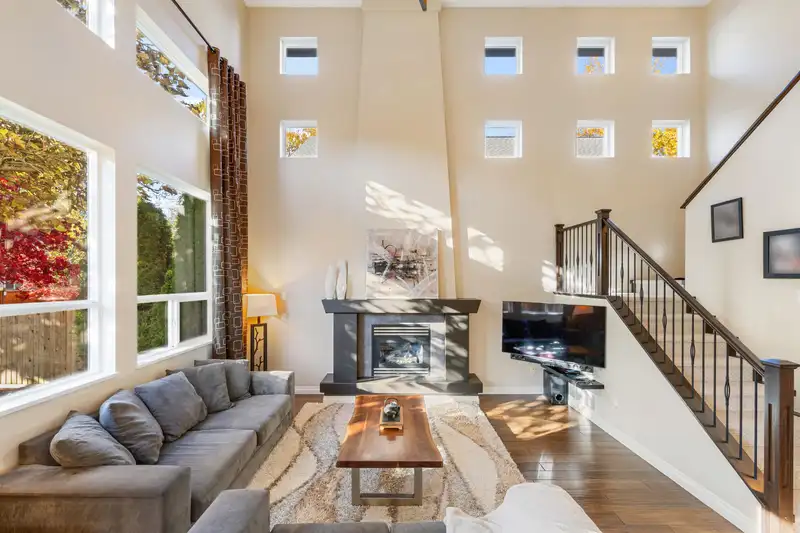 1078 EUPHRATES CRESCENT - photo 3 of 29