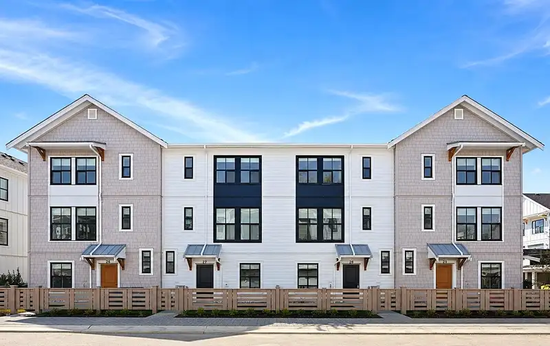 36 7918 204B STREET - photo 1 of 11