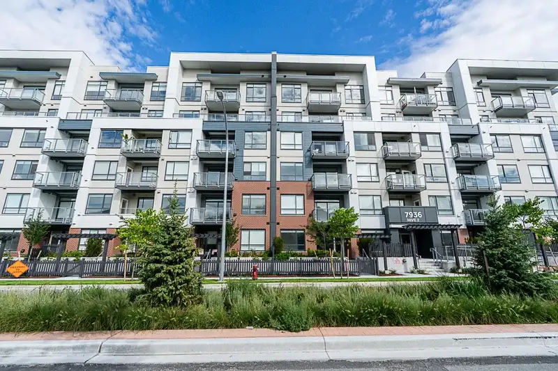 616 7936 206 STREET - photo 1 of 6
