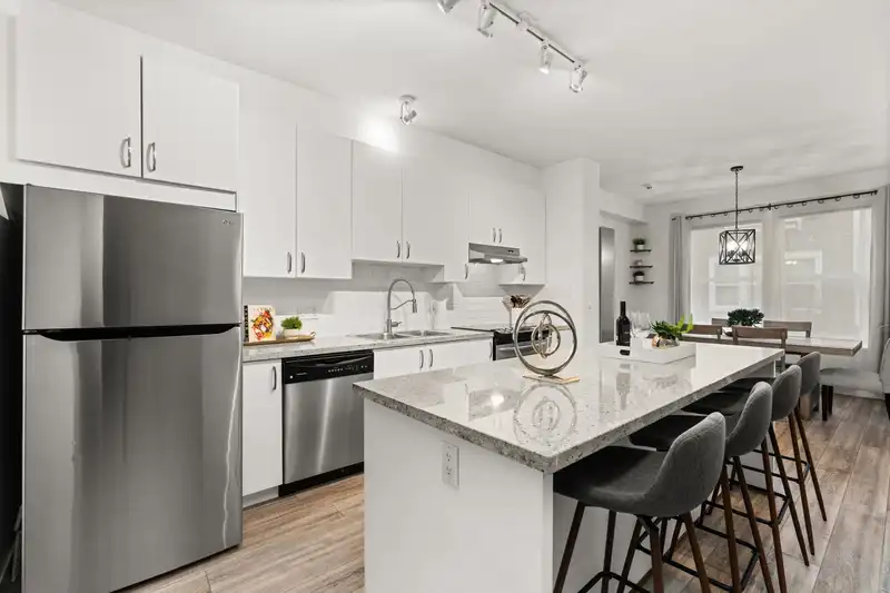 14 10415 DELSOM CRESCENT - photo 3 of 40