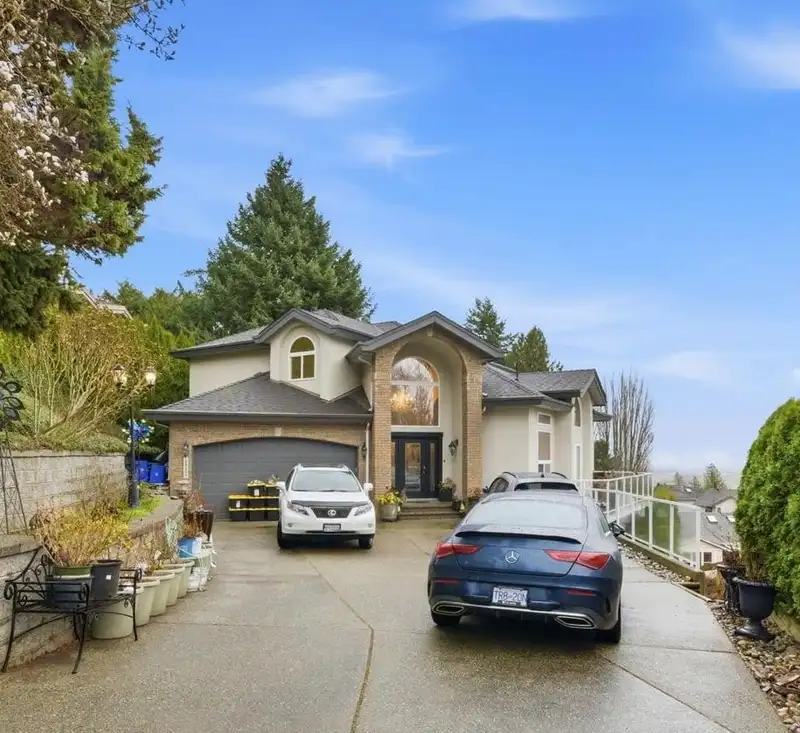 2247 MOUNTAIN DRIVE - photo 1 of 28