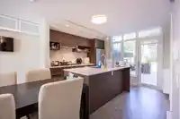 103 578 EMERSON STREET - thumbnail 9