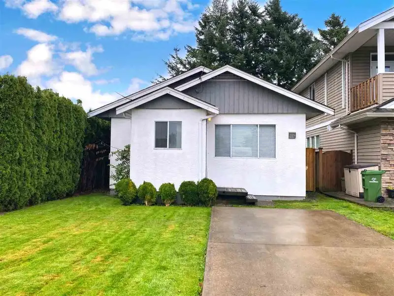 9446 MENZIES STREET - photo 4 of 8