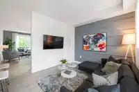 33 8433 203A STREET - thumbnail 7
