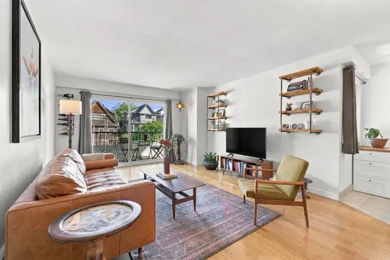 304 1611 E 3RD AVENUE - photo 1 of 26