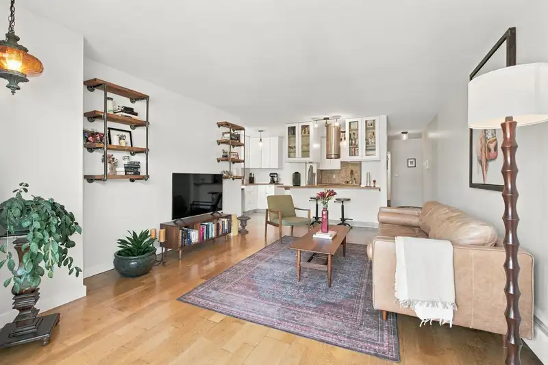 304 1611 E 3RD AVENUE - photo 4 of 26