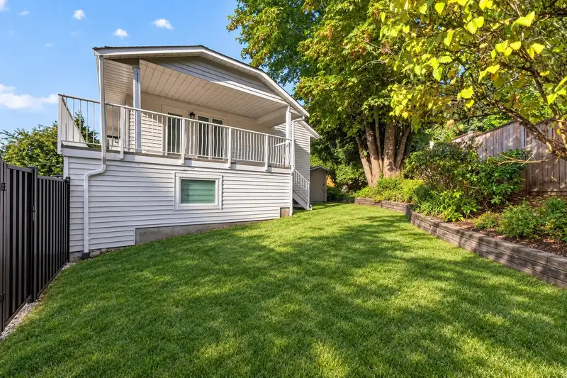 10238 SHEAVES COURT - photo 4 of 40