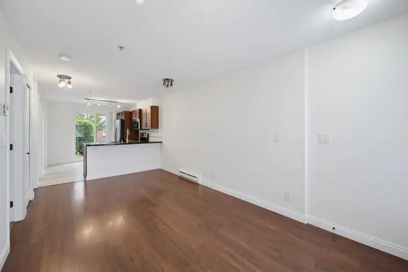 273 20170 FRASER HIGHWAY - photo 3 of 24