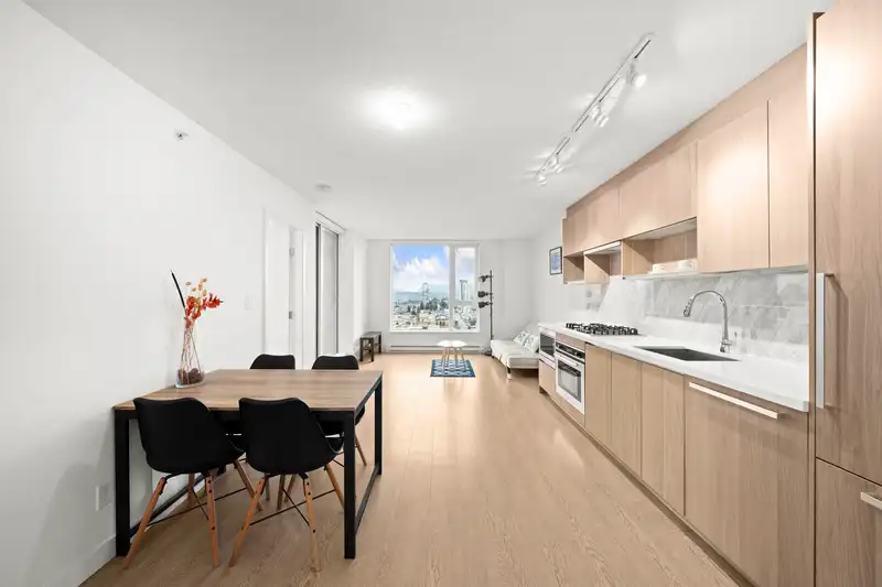 3209 13696 100 AVENUE - photo 1 of 40