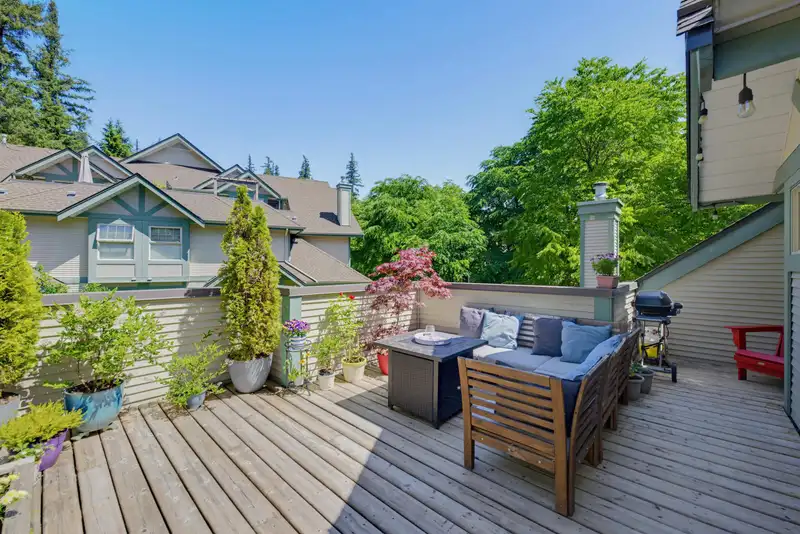 18 65 FOXWOOD DRIVE - photo 1 of 40