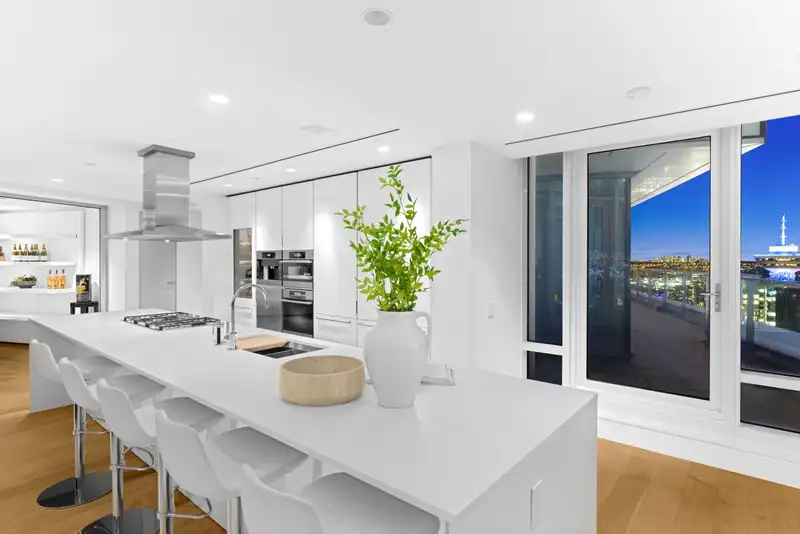 4602 1011 W CORDOVA STREET - photo 4 of 40