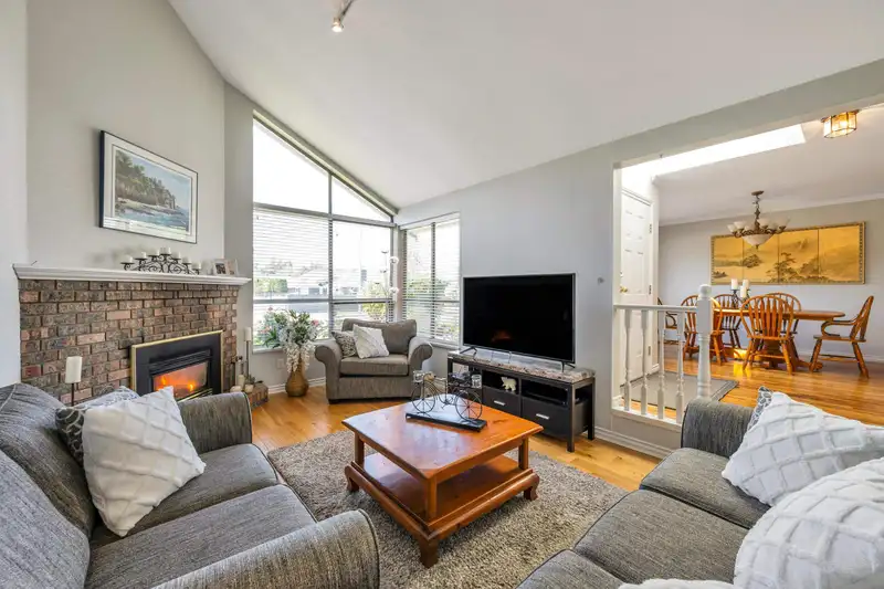 4824 209 STREET - photo 4 of 40