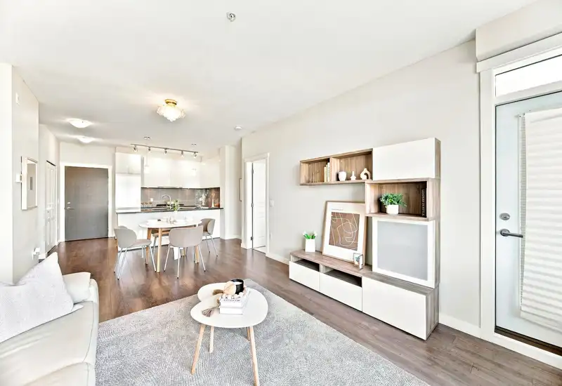 410 9399 ALEXANDRA ROAD - photo 3 of 40