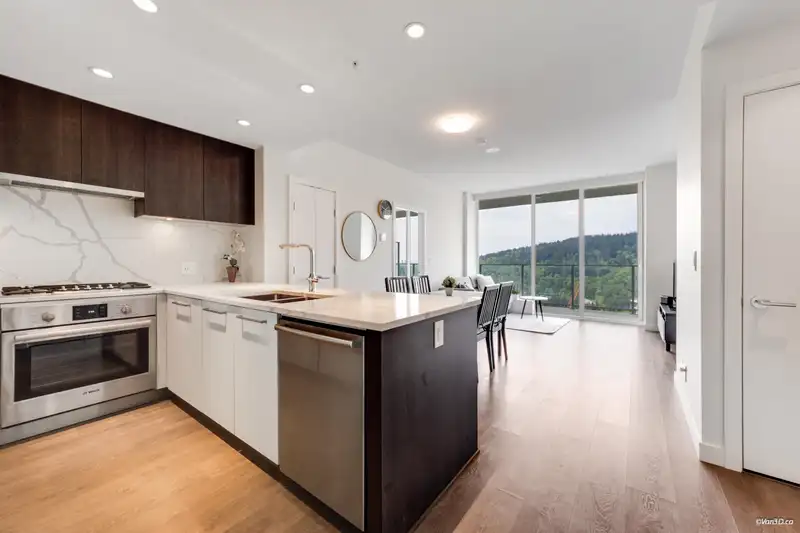 2603 567 CLARKE ROAD - photo 3 of 40