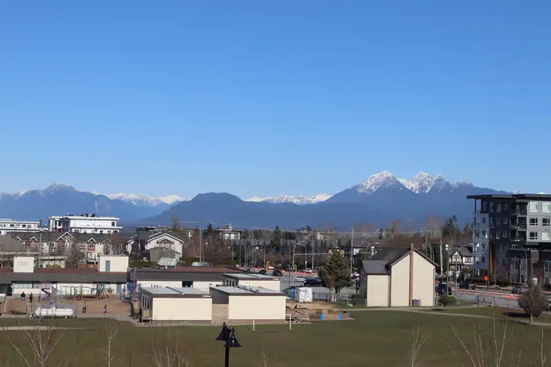 A327 20727 WILLOUGHBY TOWN CENTRE DRIVE - photo 3 of 20