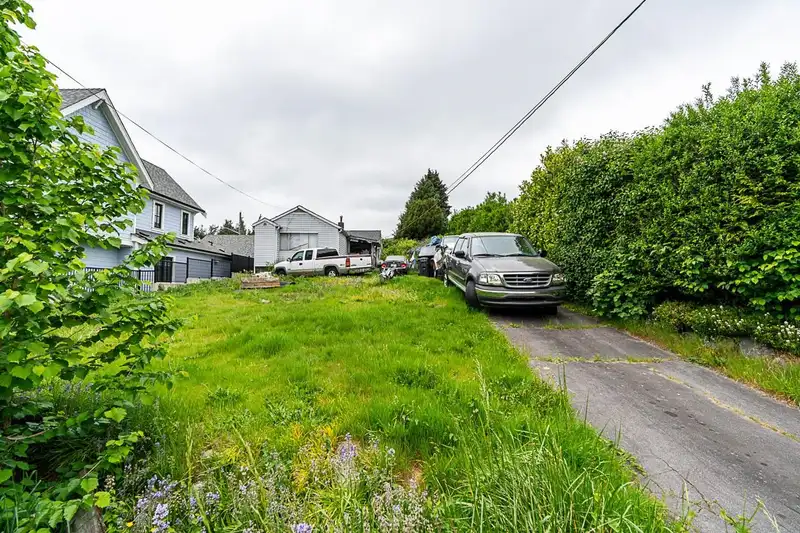2235 EDINBURGH STREET - photo 1 of 38