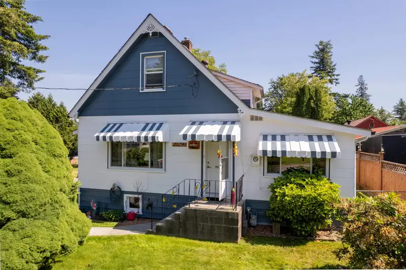 20290 WANSTEAD STREET - photo 2 of 40